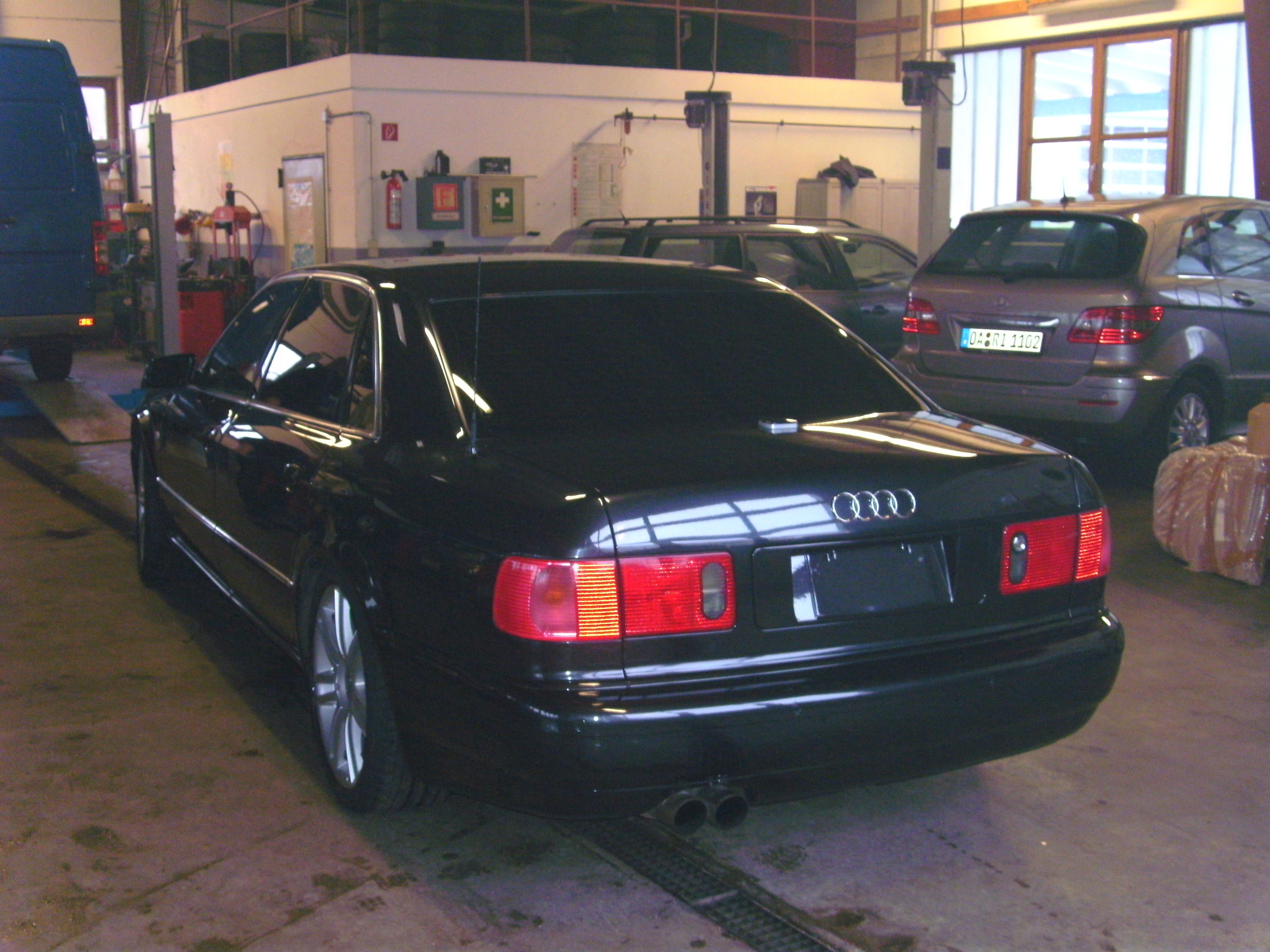 Audi A8 (D2) L 6.0 W12 2001