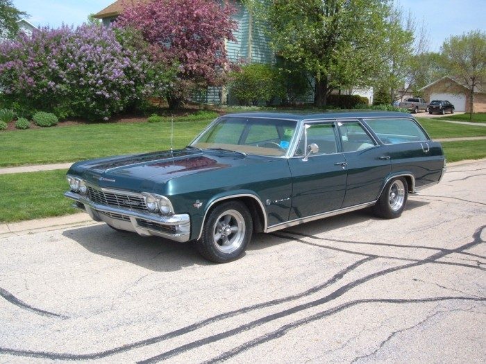 1965ChevroletImpala_01_700.jpg