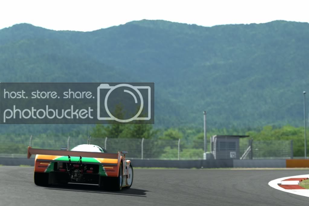 FujiSpeedwayF_1.jpg