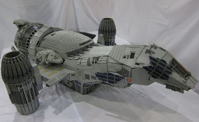 the_most_awesome_lego_creations_ever_640_03.jpg