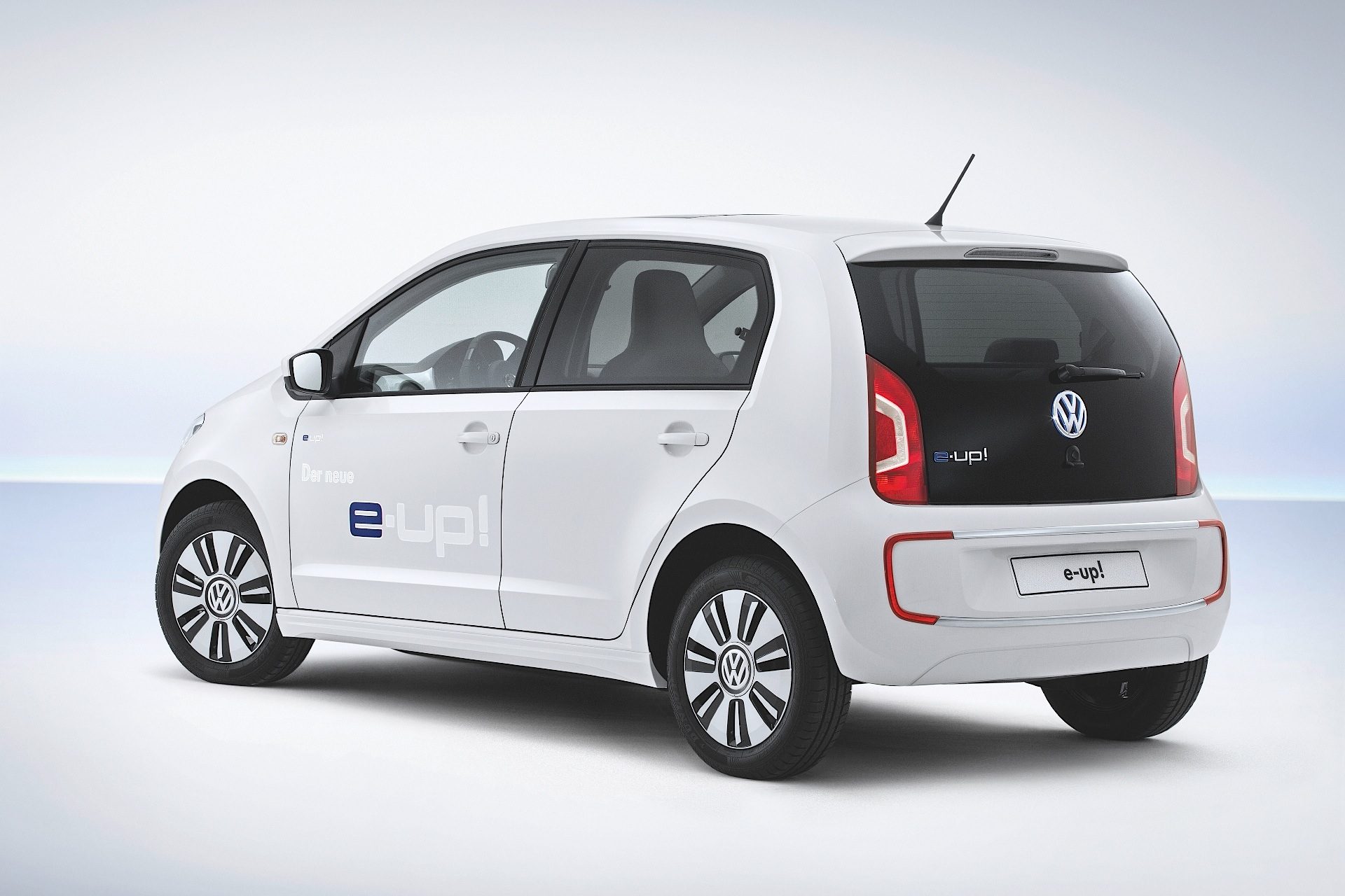 VOLKSWAGENe-UP--4818_10.jpg