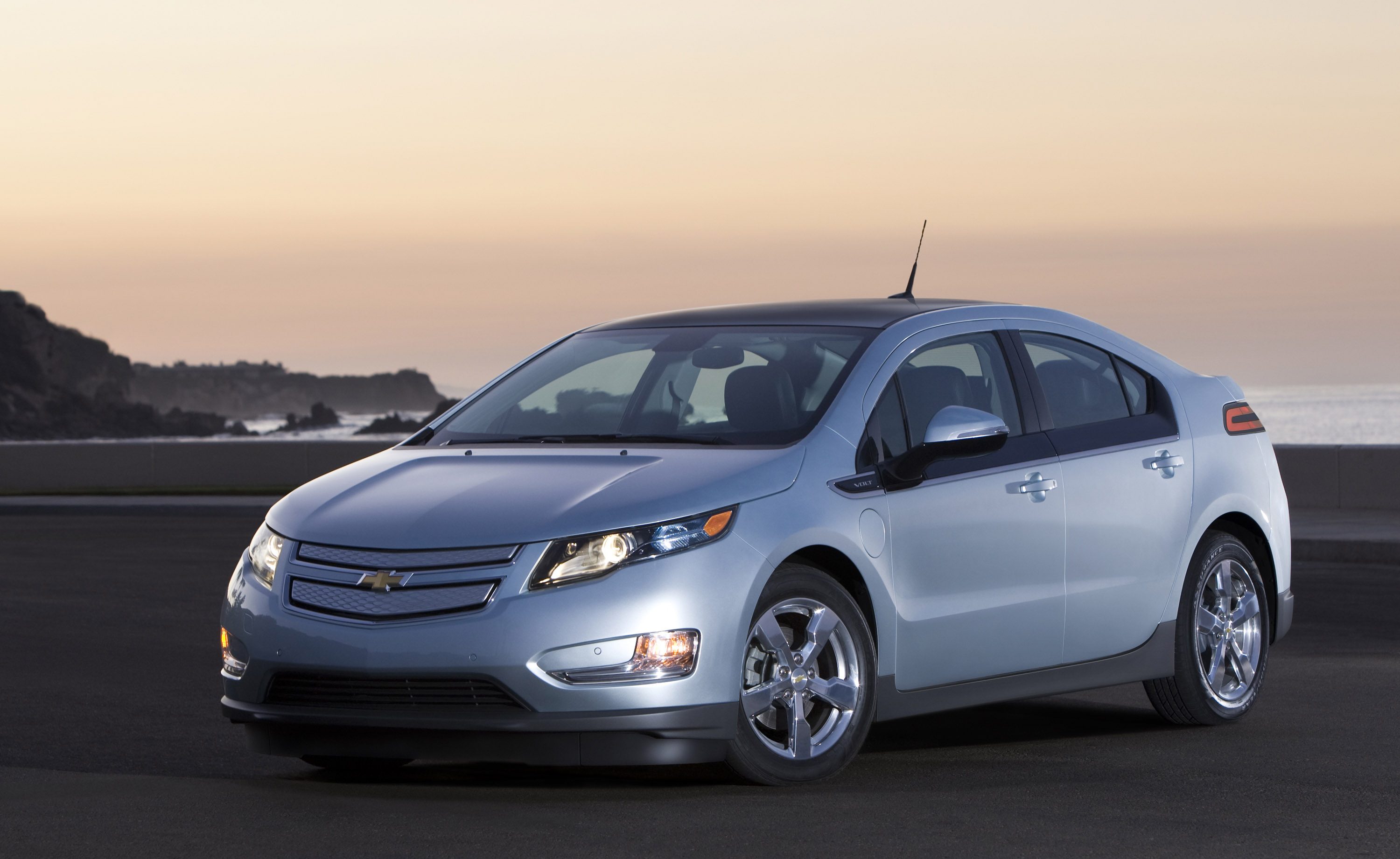 2011Chevrolet-Volt-08926.jp_.jpg
