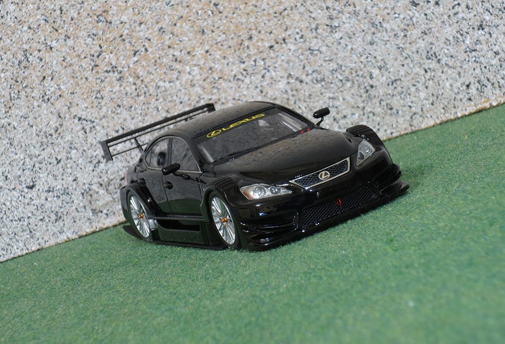 IS-F_Racing_Concept-06.jpg