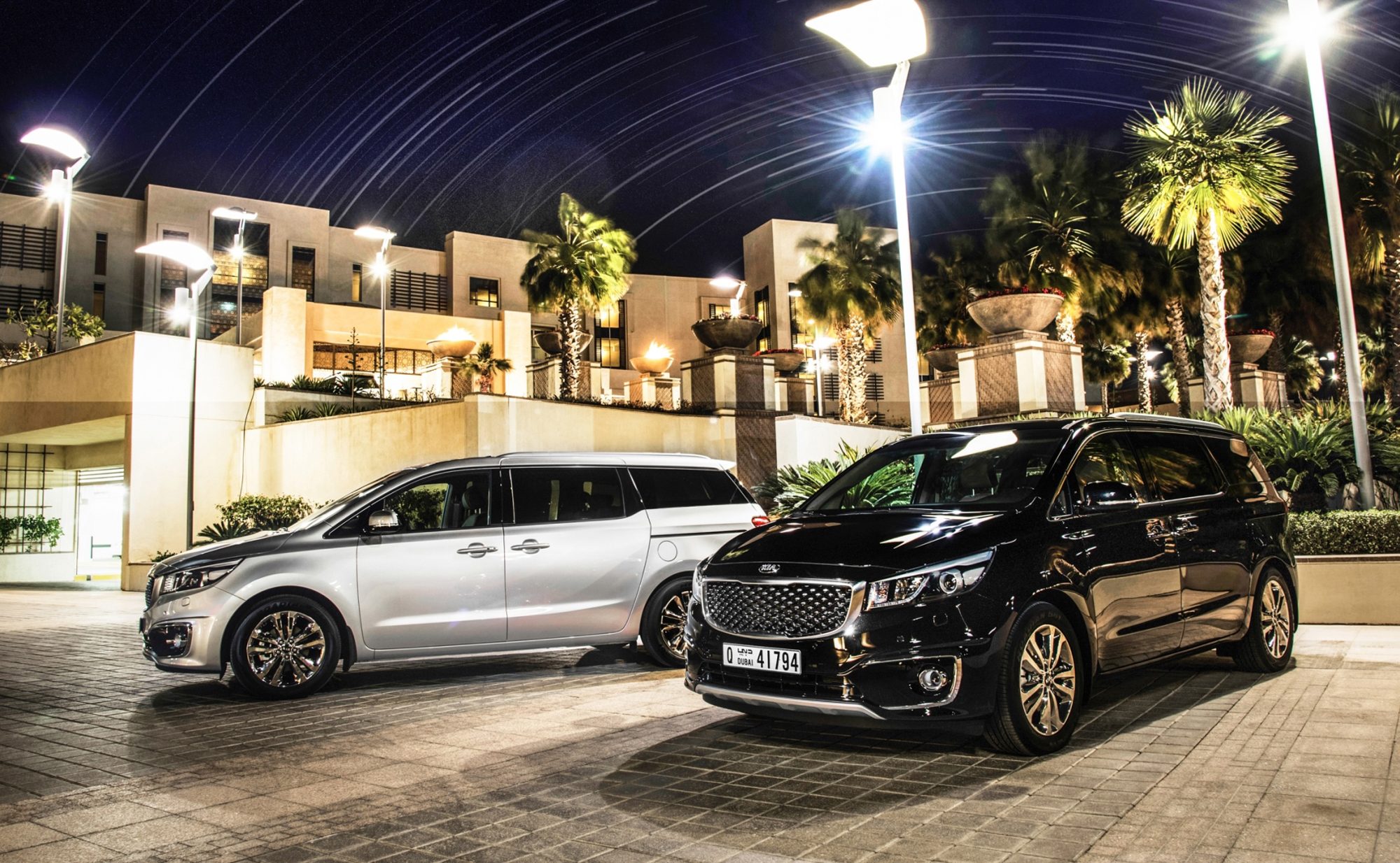 Kia-Carnival.jpg