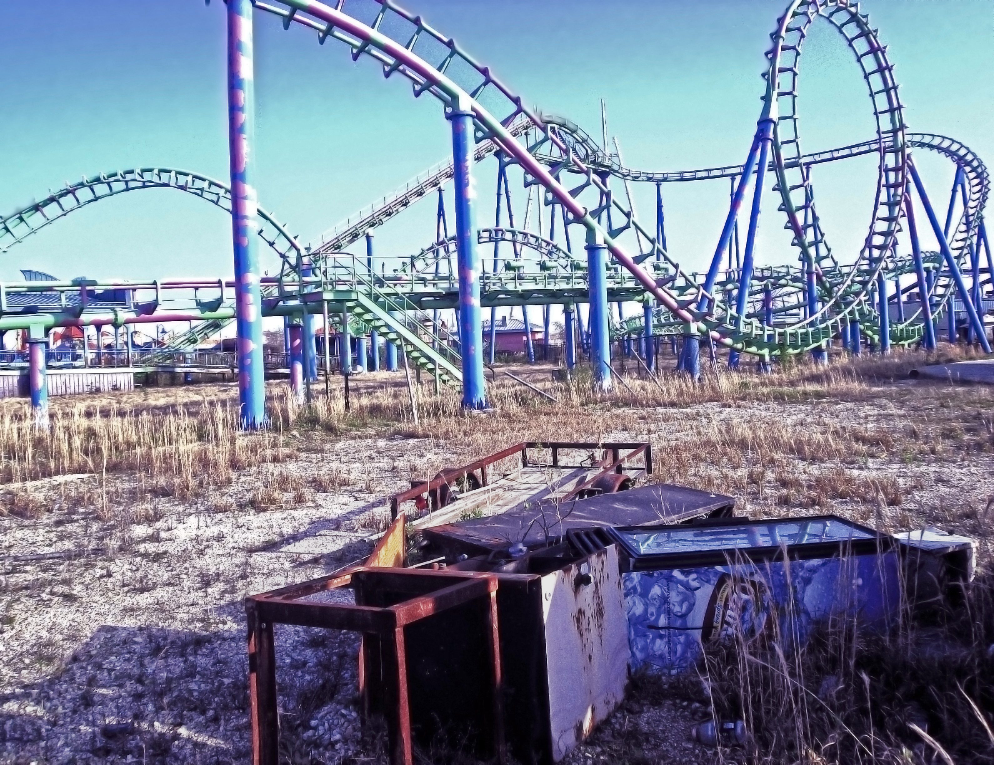 Six_Flags_New_Orleans_-_Jester.jpg