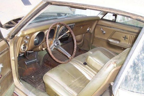 desert-find-1967-camaro-rs-ss-interior.jpg