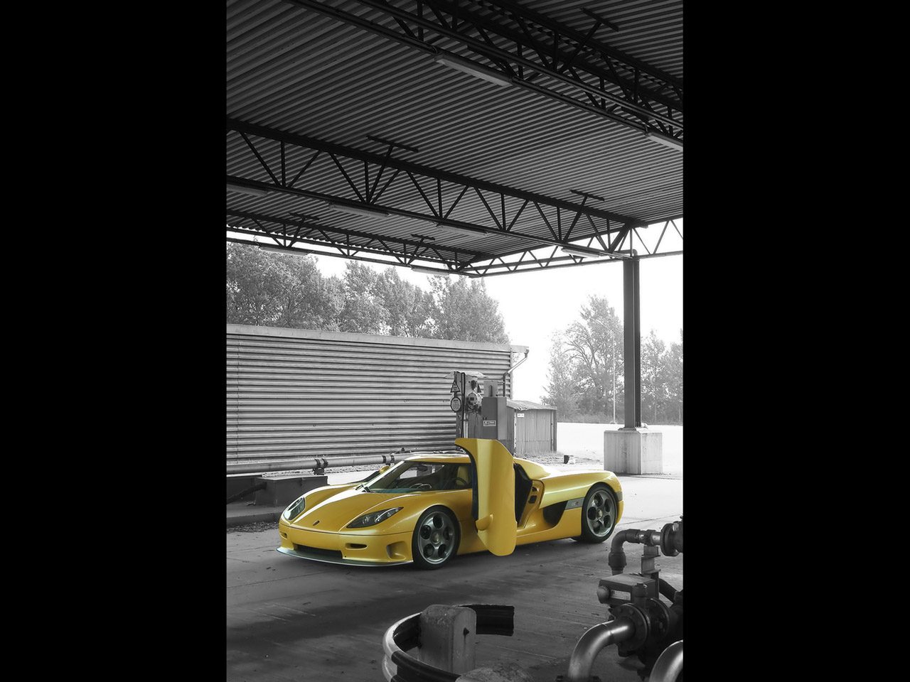 2005-Koenigsegg-CCR-Yellow-Overhang-1280x960.jpg