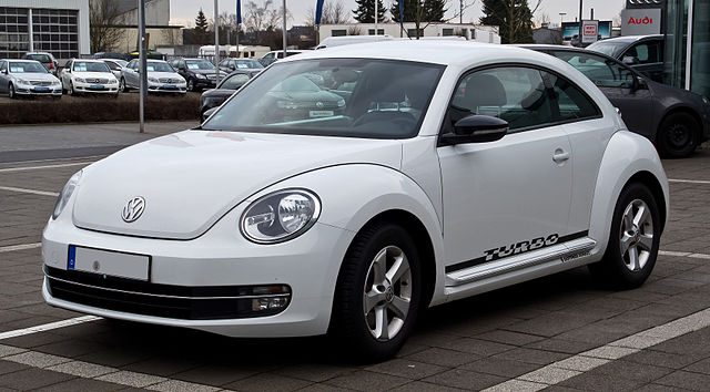 640px-VW_Beetle_2.0_TSI_Sport_%E2%80%93_Frontansicht%2C_11._M%C3%A4rz_2012%2C_Velbert.jpg