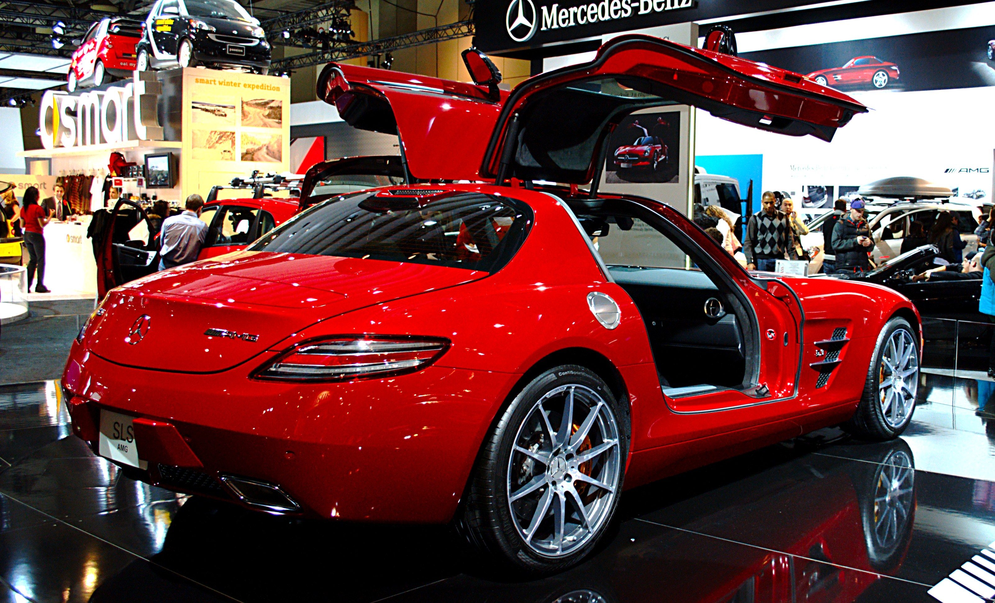 Mercedes-Benz_SLS_AMG_rear.jpg