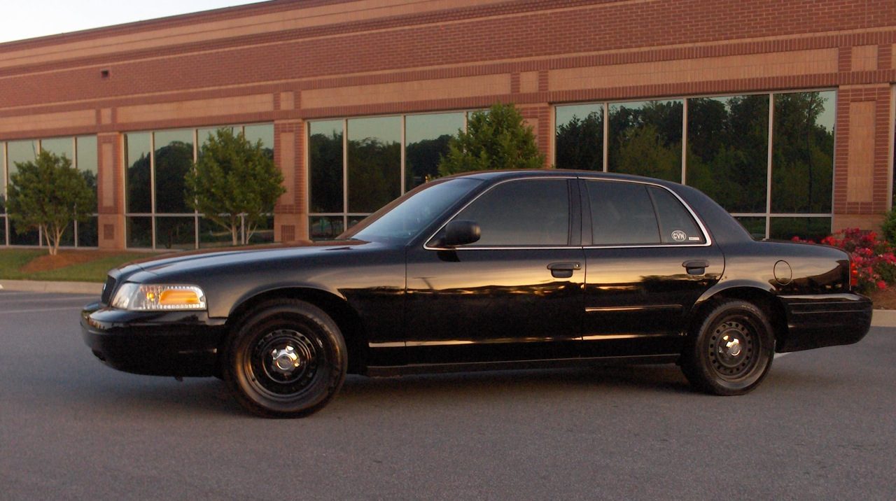19217-2001-Ford-Crown%20Victoria.jpg