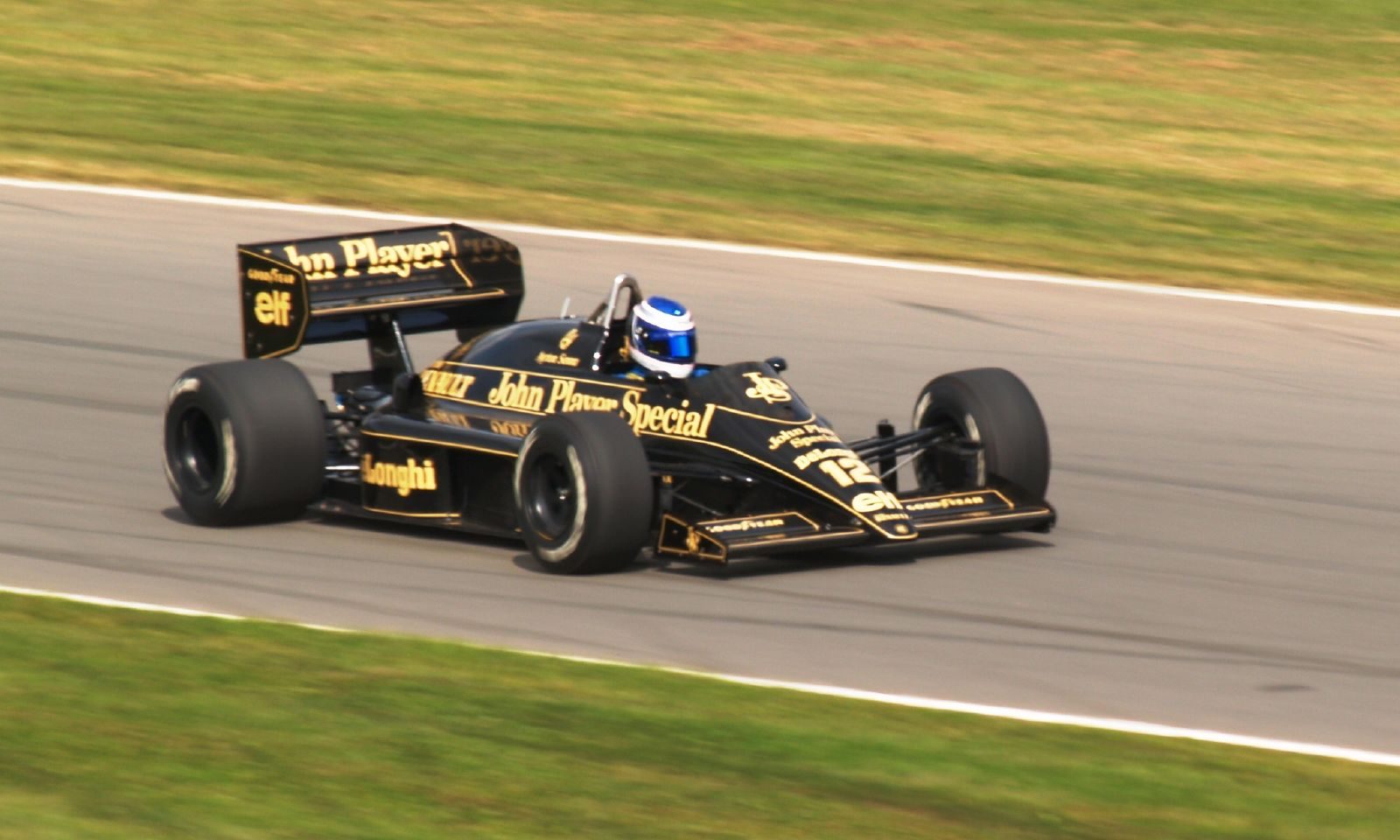 Lotus_98T_Donington_2007.jpg