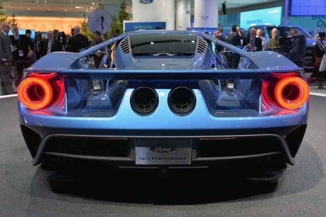 2016-Ford-GT-rear-side.jpg