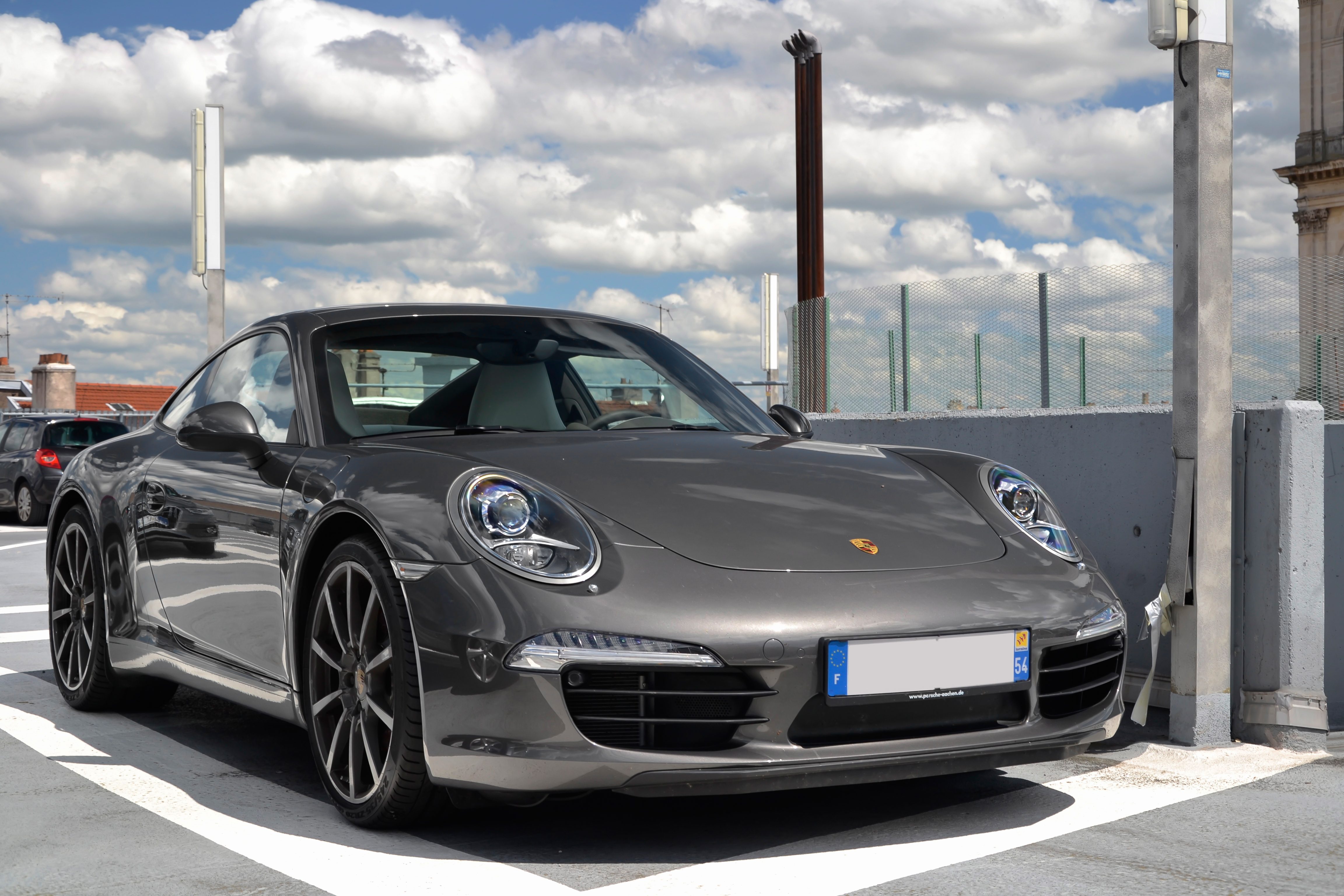 Porsche_911_Carrera_S_(7522427256).jpg