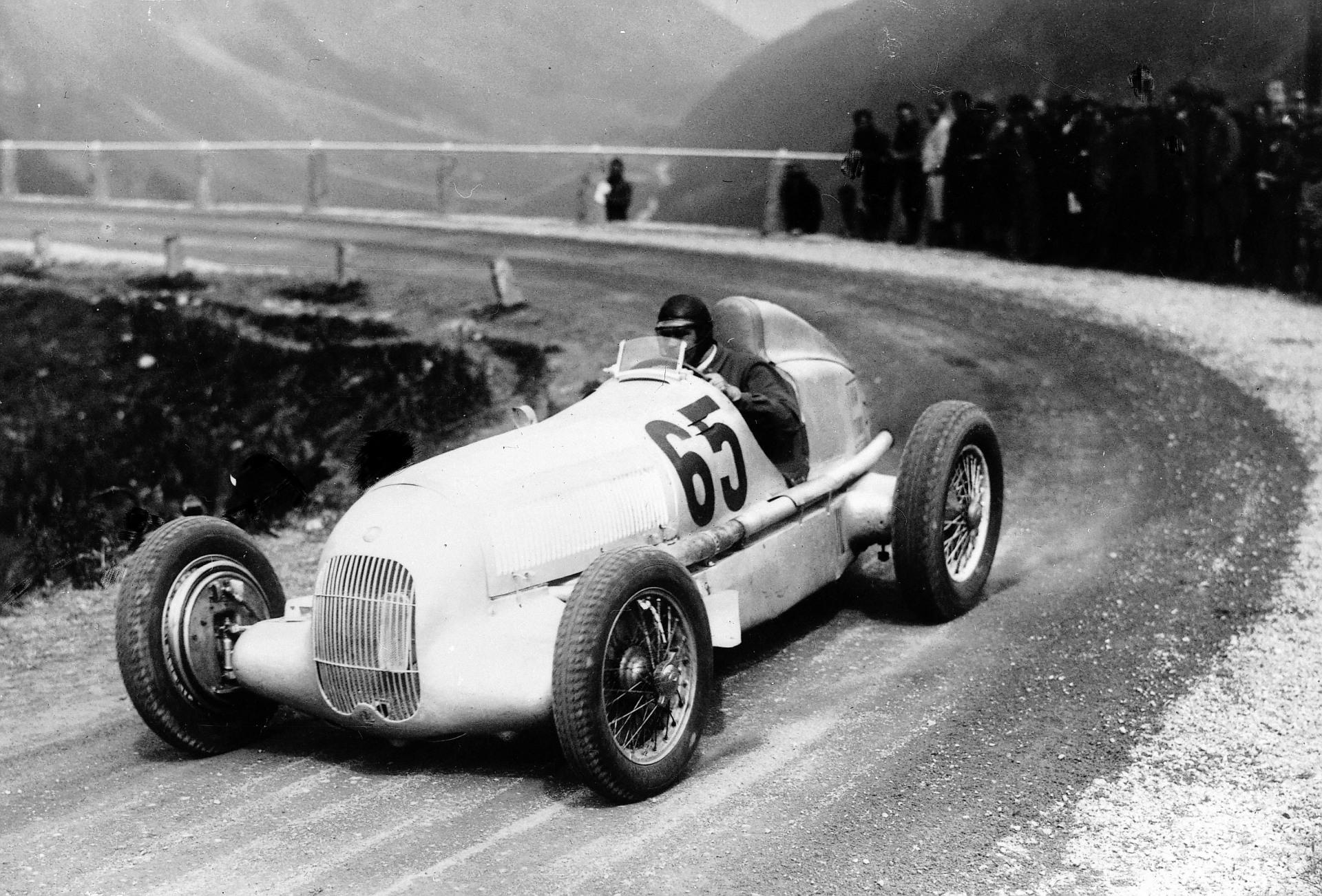 1934-Mercedes-Benz-W25-Roadster-Image-03.jpg