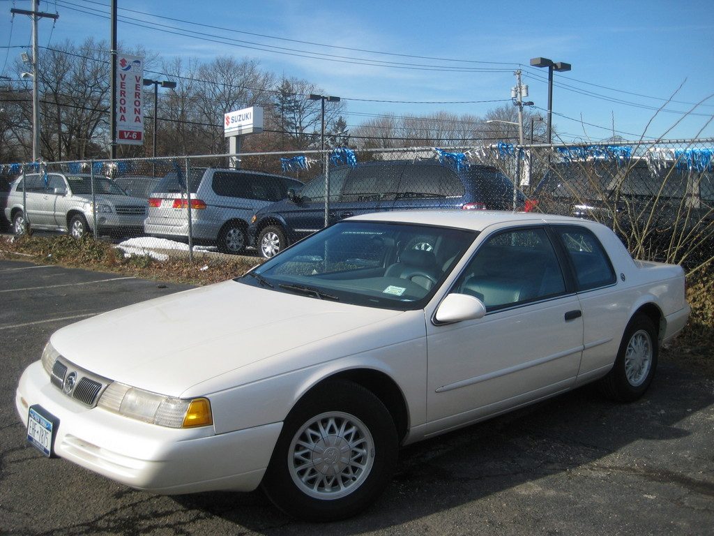 1995_Mercury_Cougar_XR7.jpg