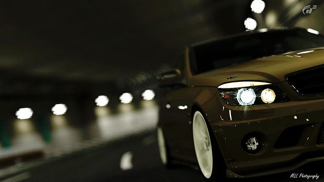 5457413000_c610552aba_z.jpg