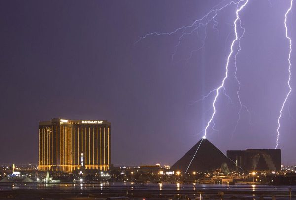 Luxor%20Lightning.jpg