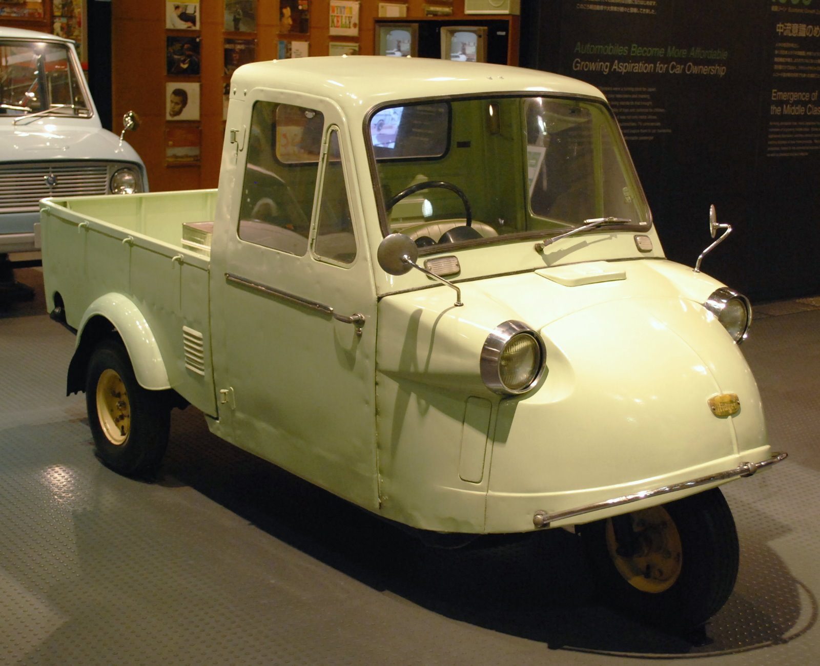 1963_Daihatsu_Midget_01.jpg