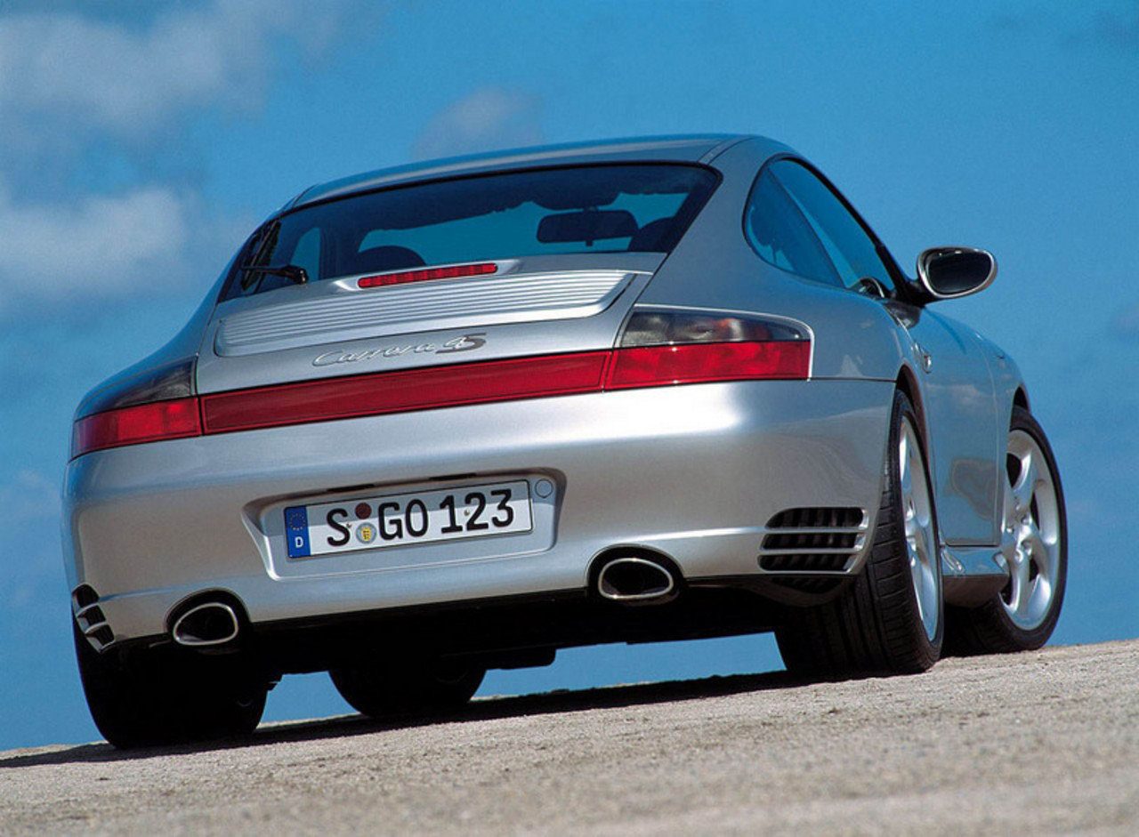 2004-porsche-911-carrera--2_1280x0w.jpg