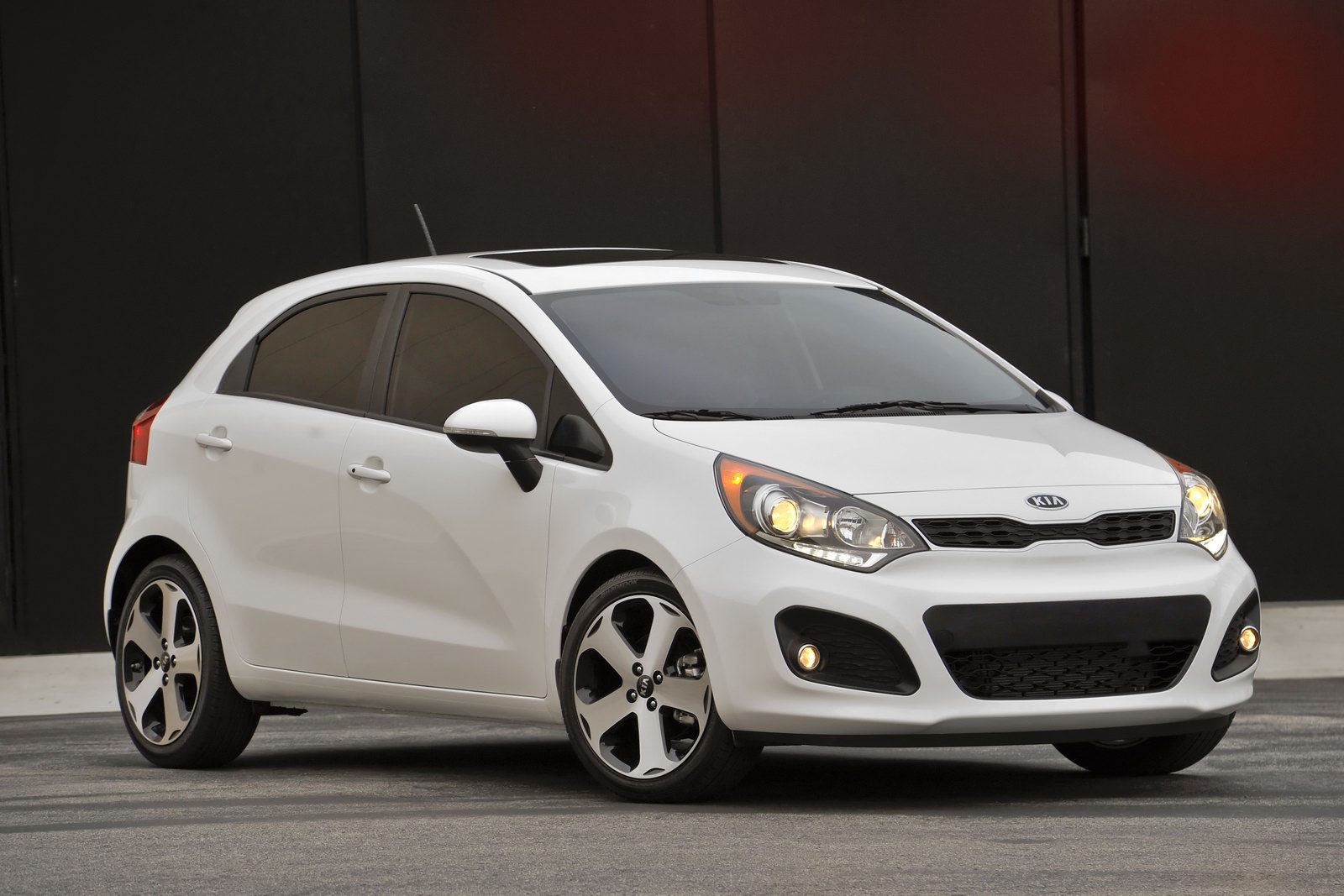2012-Kia-Rio-5d-7.jpg