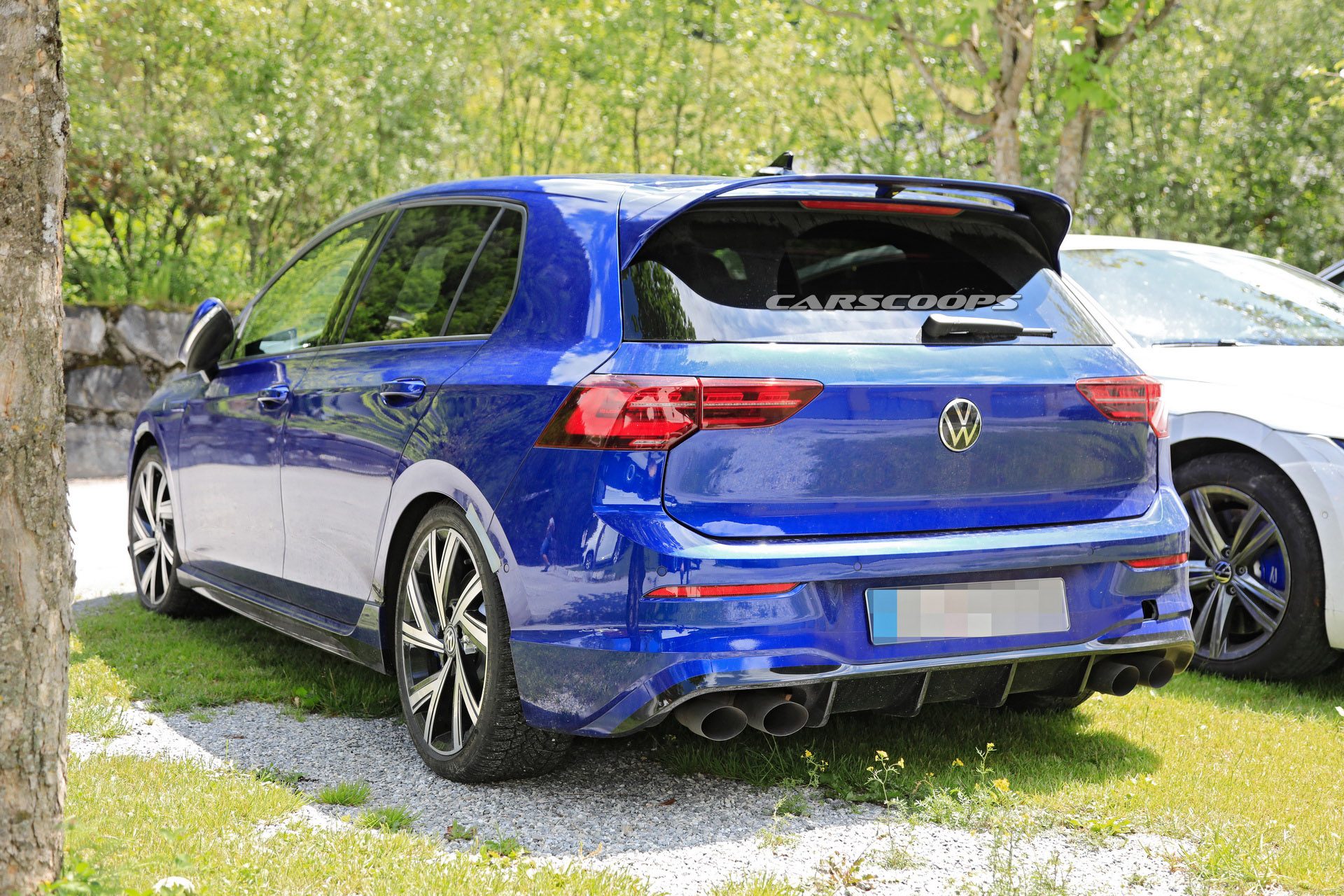 2021-vw-golf-r-12-1.jpg