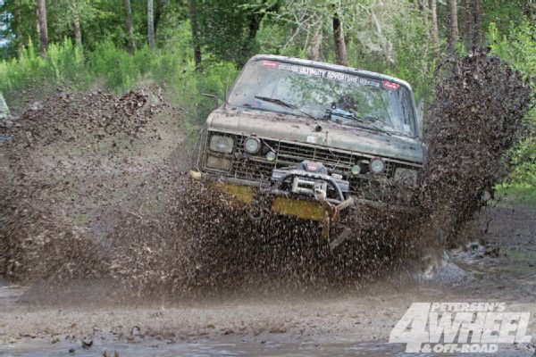 chevy-cucv-truck-wheeling-in-mud
