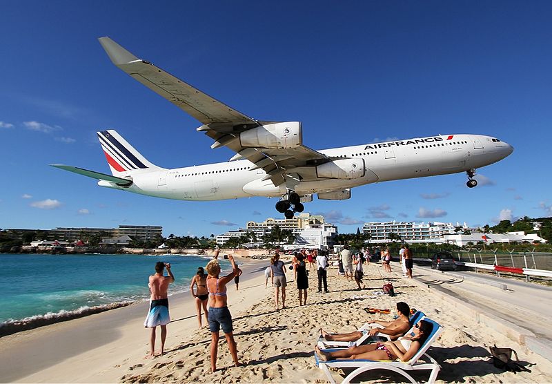 landing-sint-maarten.jpg