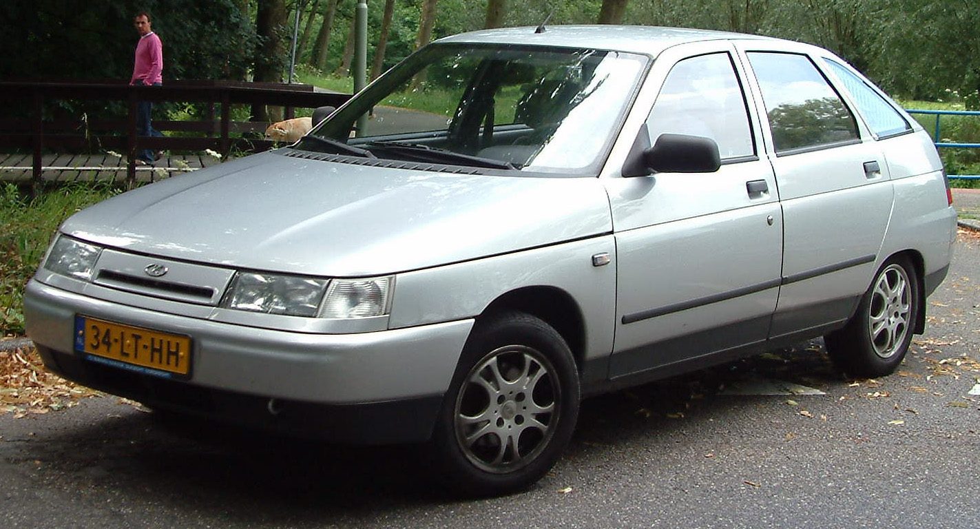 Lada_112_wiki.jpg