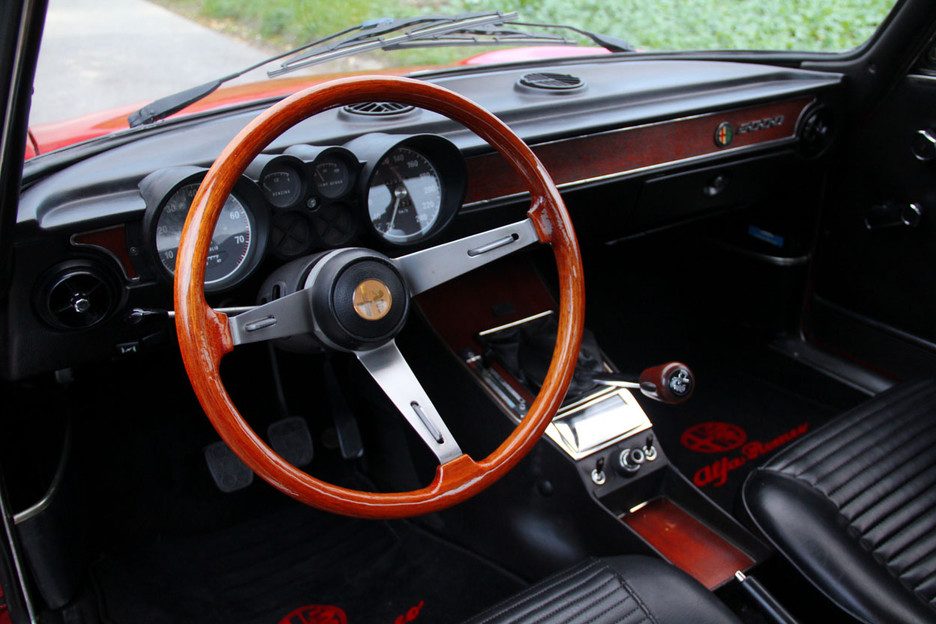 alfaromeo2000gtvcoupe2.jpg
