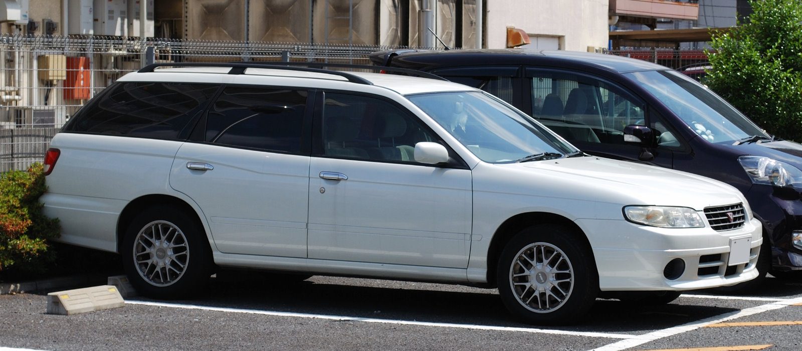 Ниссан авенир 2005