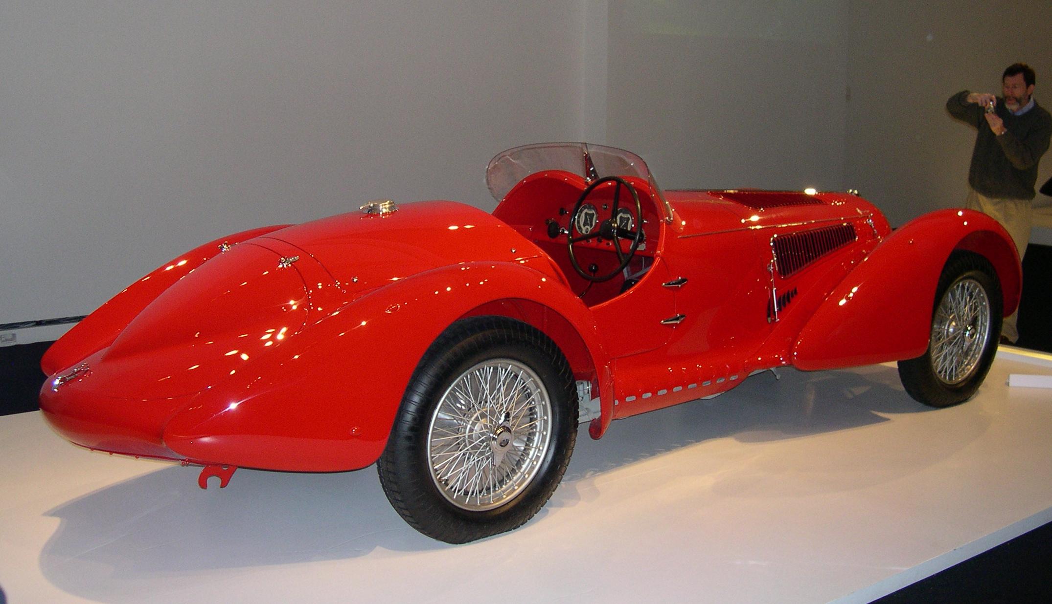 1938_Alfa_Romeo_8C_2900_Mille_Miglia_rear.jpg