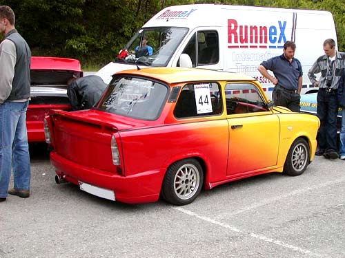 trabant_red_b.jpg