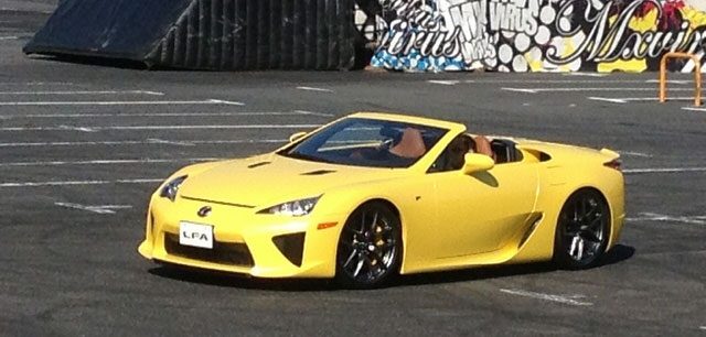 13-12-06-lexus-lfa-spyder-yellow.jpg