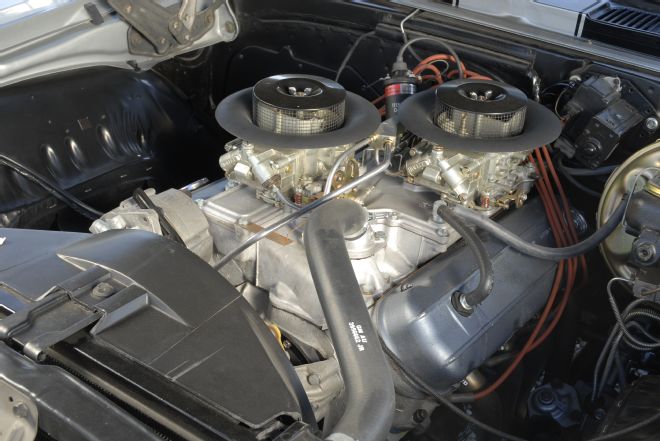 4-1969-crossram-hemi-z28-camaro-engine.jpg