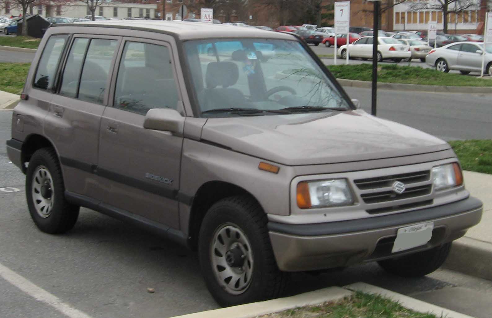 Suzuki_Sidekick_JX_4-door.jpg