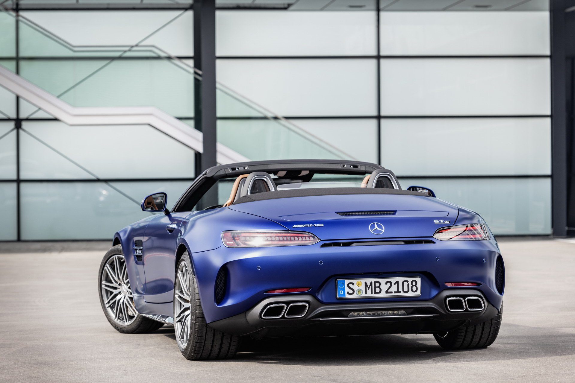 4cd2a818-2020-mercedes-amg-gt-and-amg-gt-r-pro-28.jpg