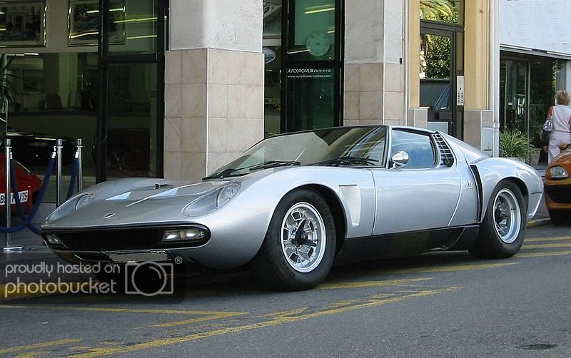 800px-Lamborghini_miura_svj_spider_4808.jpg