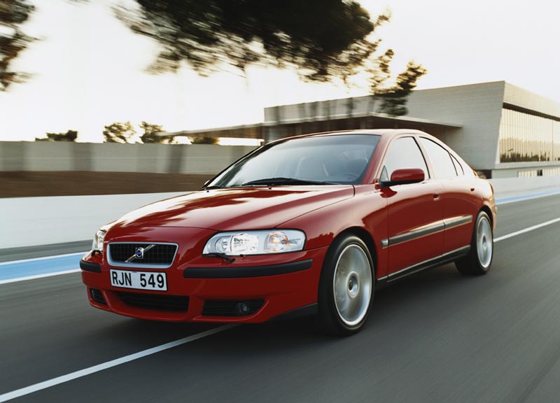 volvo_s60r_2.jpg