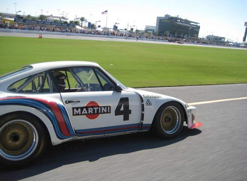 martinitracksmall1194477517.jpg