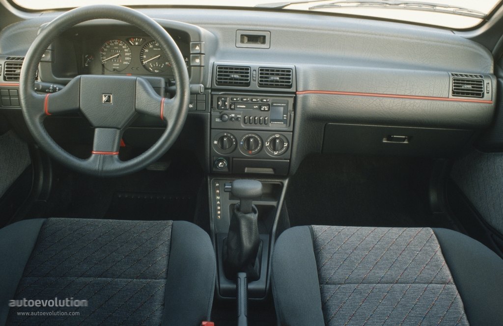 citroen-zx-1991-1998-station-wagon-5-door-interior-1.jpg