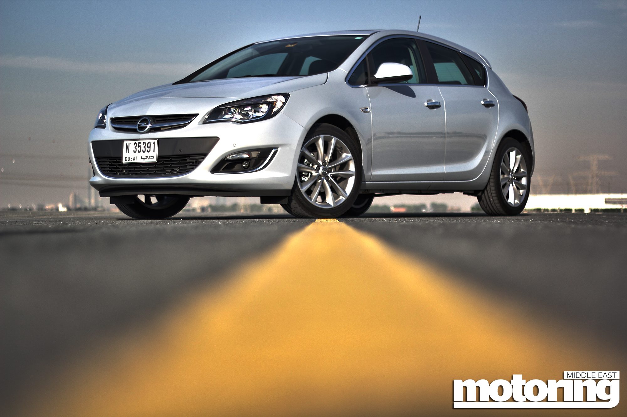 Astra_vs_Megane_hatches_4.jpg