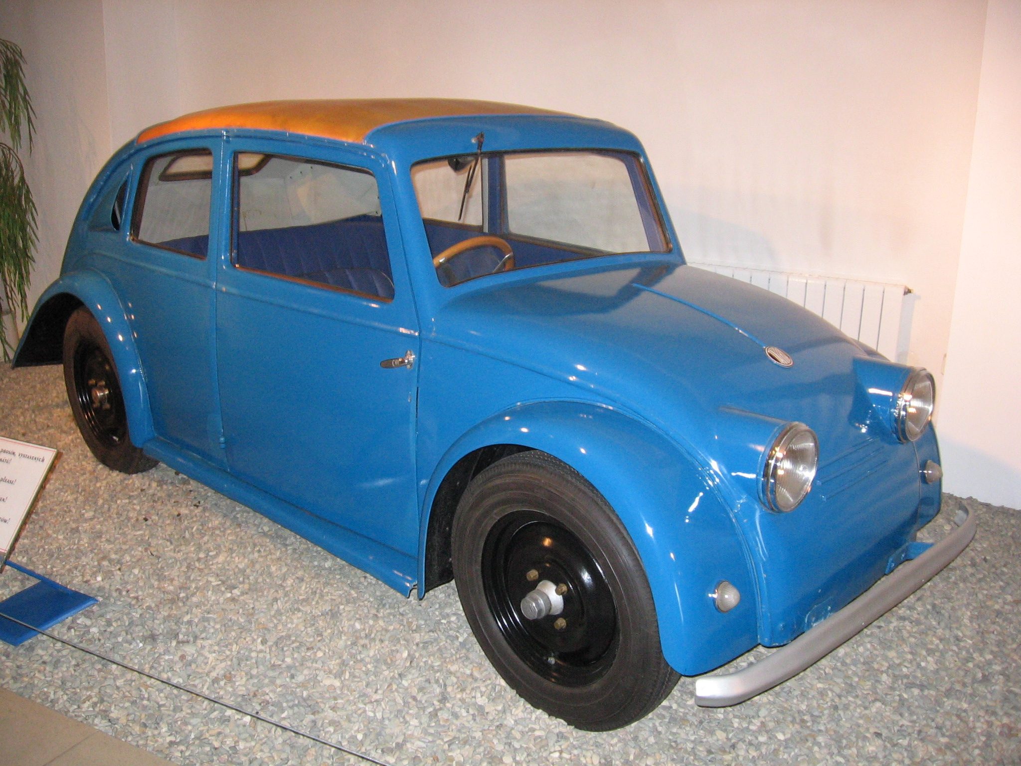 Tatra_570.JPG