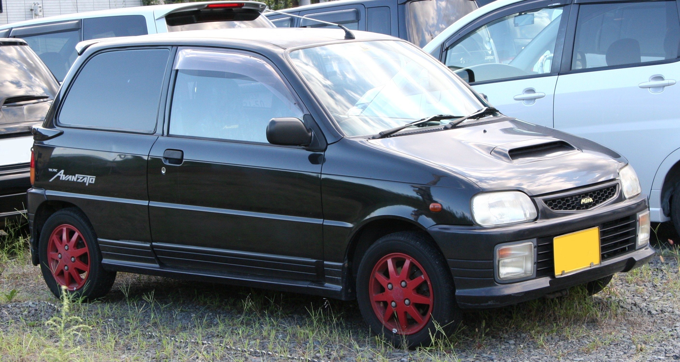 4th_generation_Daihatsu_Mira_TR-XX_Avanzato.jpg