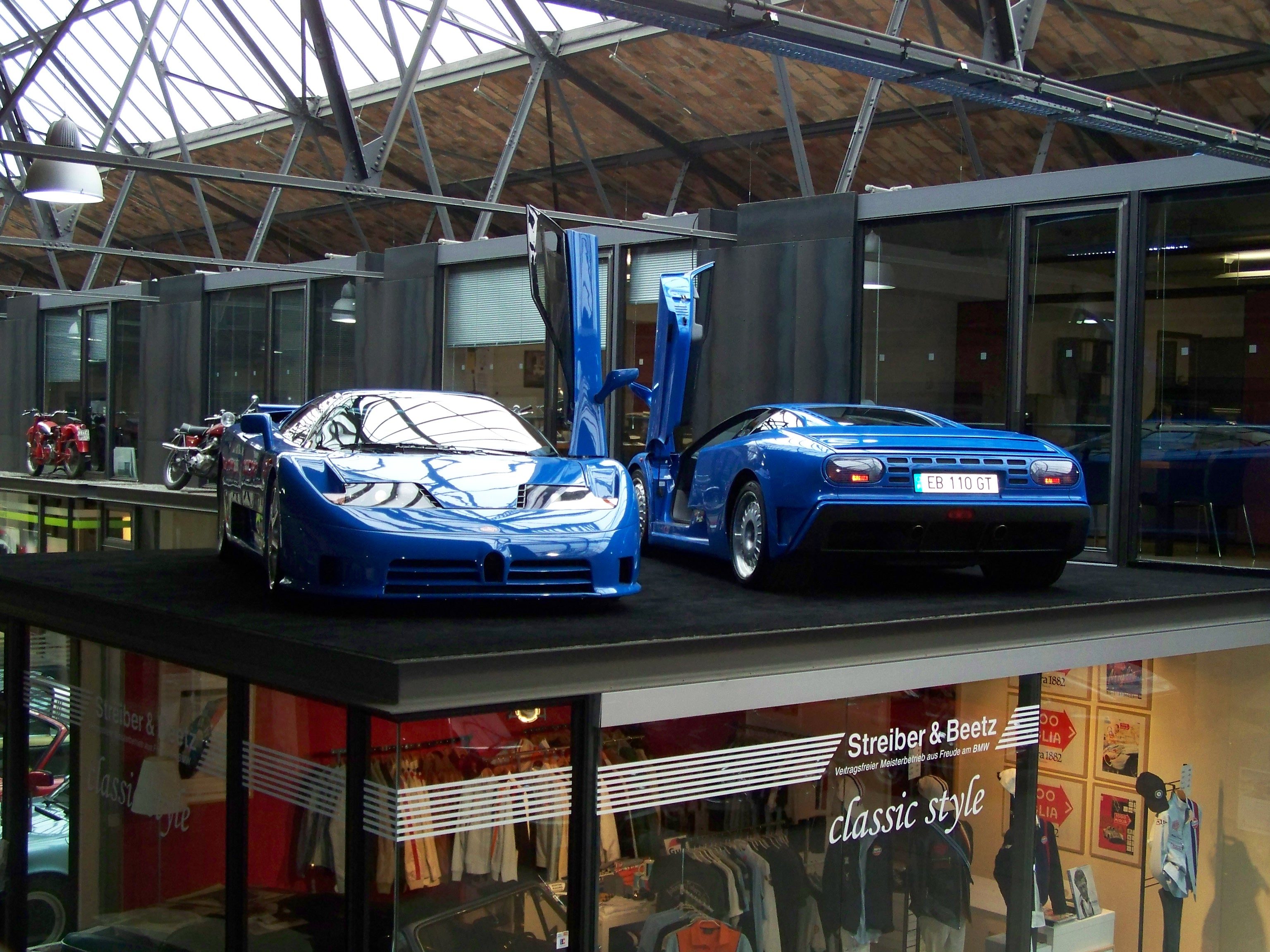 Bugatti_EB110.jpg