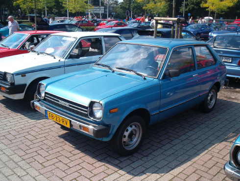 StarletKP60blauw.JPG