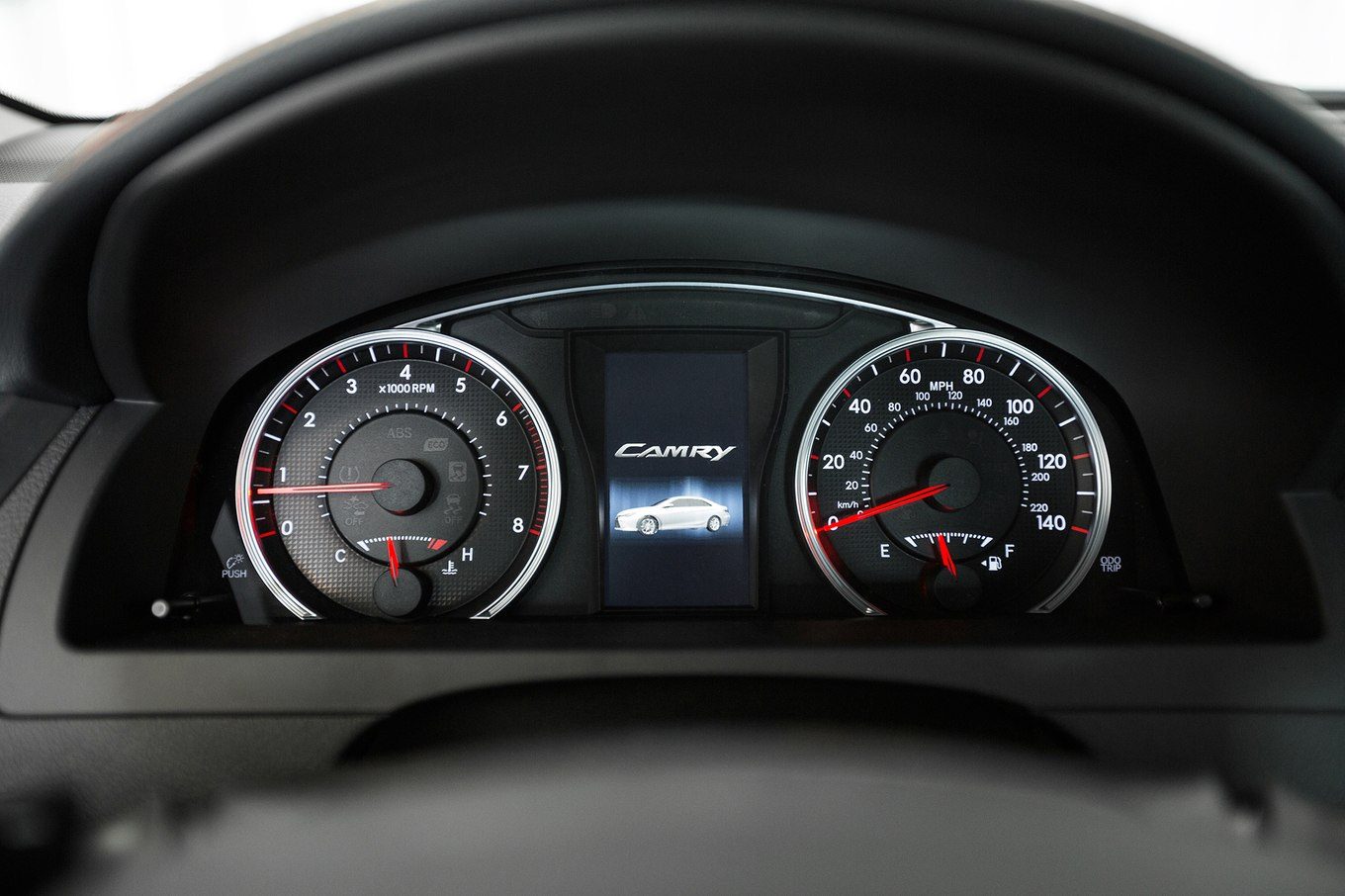 2017-Toyota-Camry-instrument-cluster-01.jpg