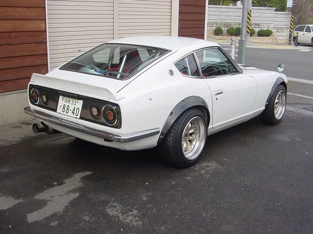 KPGC110-tail-lights-on-S30.jpg