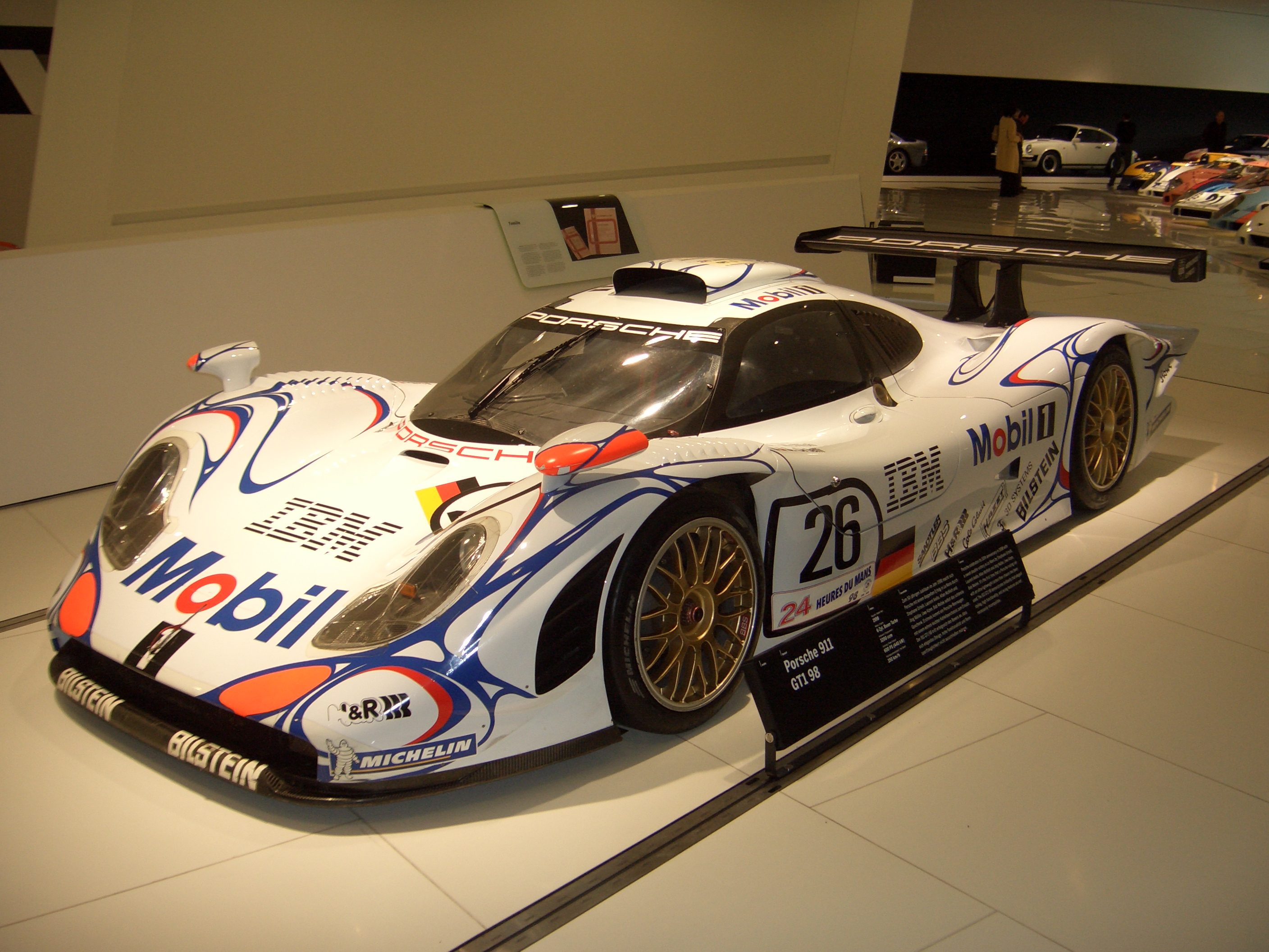 Porsche_911_GT1_Coupe_1998_frontleft_2009-03-14_A.JPG