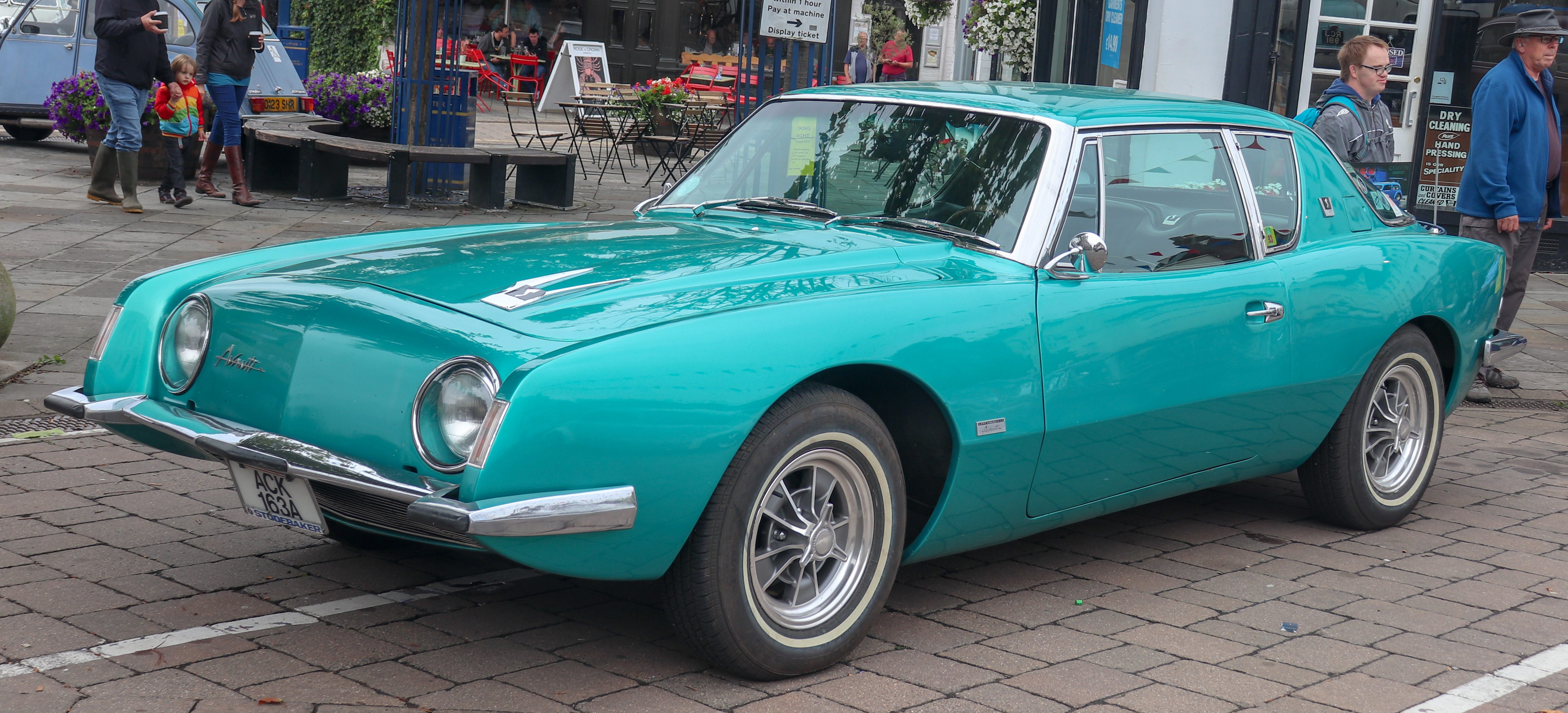 1963_Studebaker_Avanti_4.7_Front.jpg