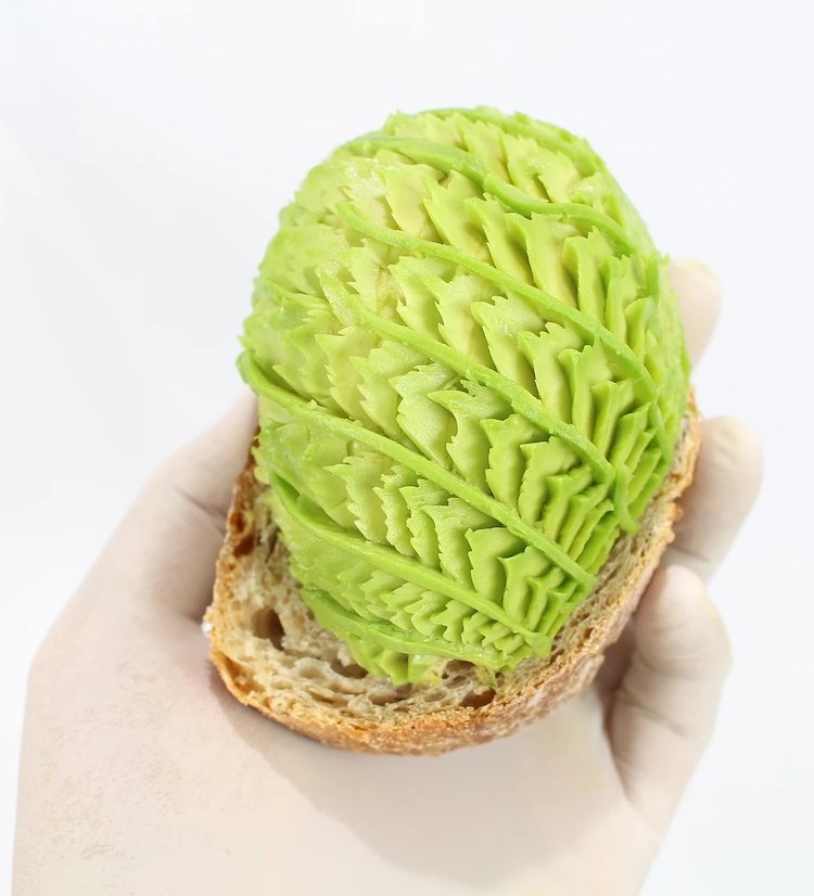 daniele-barresi-avocado-fruit-carving-food-art-2.jpeg